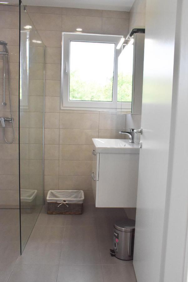 Apartma Med Oljkami - Portorose Esterno foto