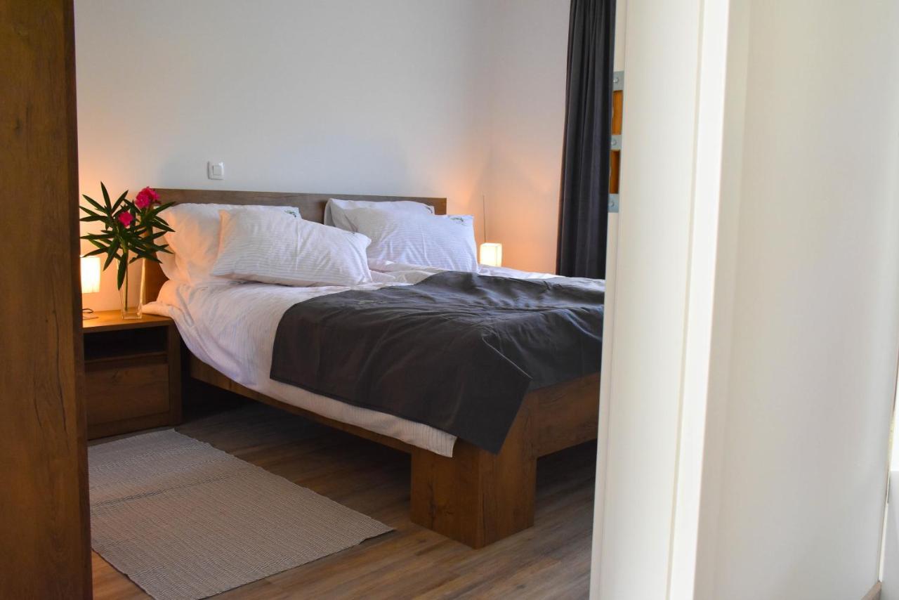Apartma Med Oljkami - Portorose Esterno foto